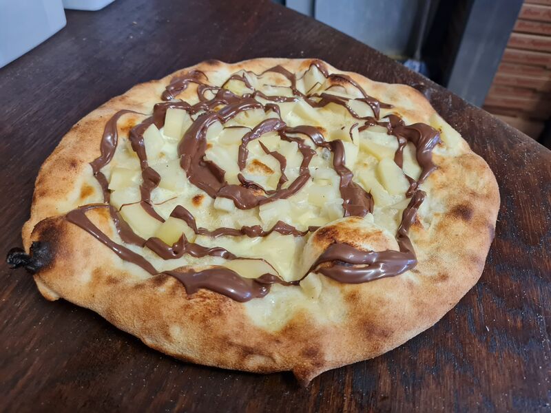 PIZZA DESSERT BANANES /NUTELLA