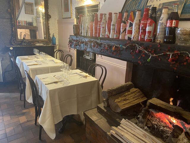 Profitez de notre salle avec cheminée 