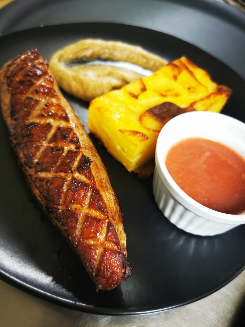 Magret de canard, gratin dauphinois et caviar d'aubergines 