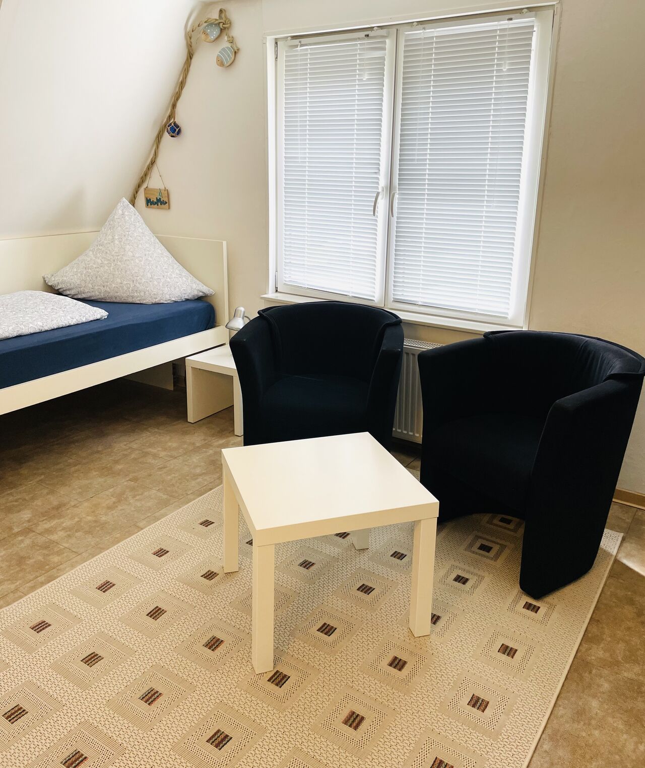 AP42-Zweibettzimmer, Duschbad + Balkonplatz mit Gartenblick