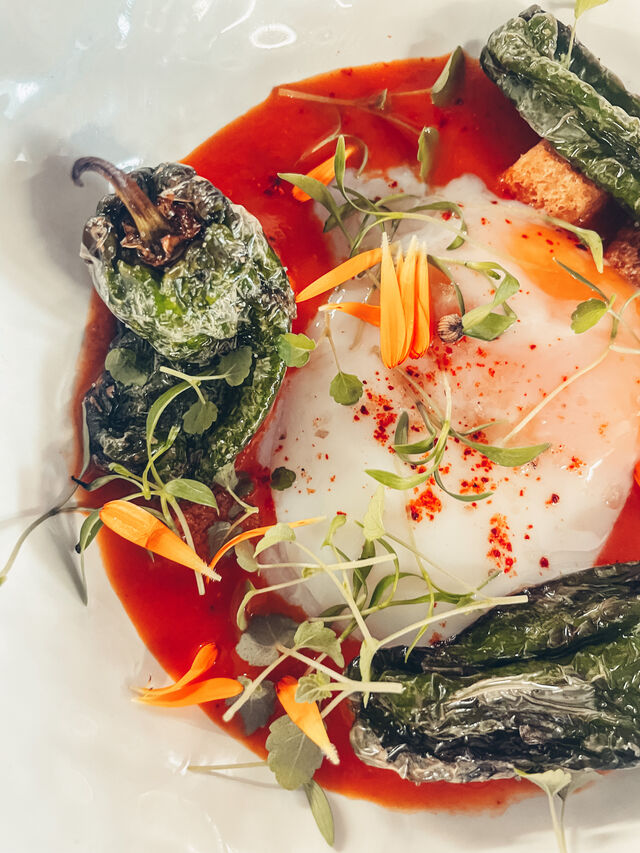 Notre œuf parfait 🥚 cuit à basse température, spécialité du boulevard !
décliné selon l’humeur du Chef 👨‍🍳 