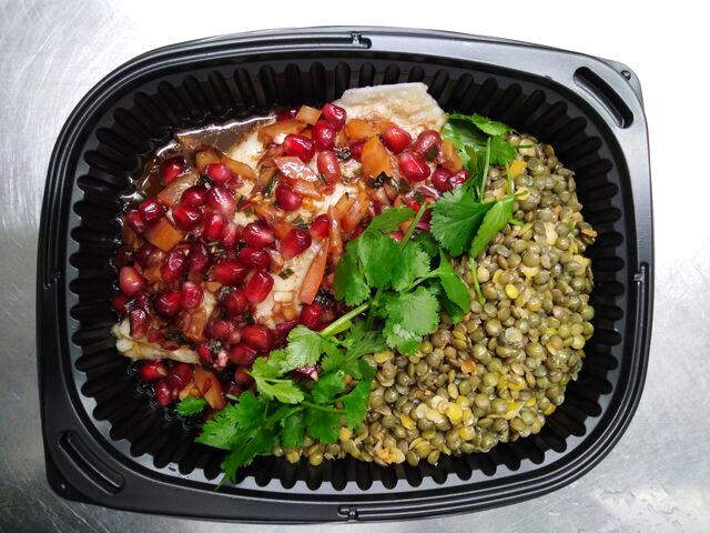 Plat du jour du 6 mars 2020
Filet de limande, sauce vierge a la grenade et duo de lentille
8.50 €