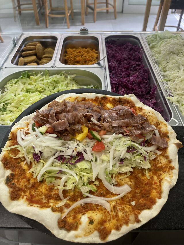 Lahmacun gerollt