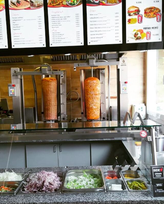 Unsere zwei hochwertigen Fleischsorten: Geflügel und Kalb.