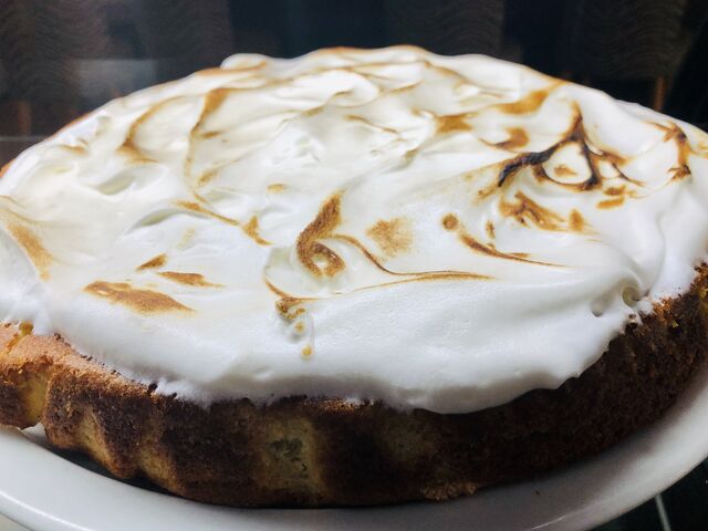 Gâteau au citron avec meringue citron vert