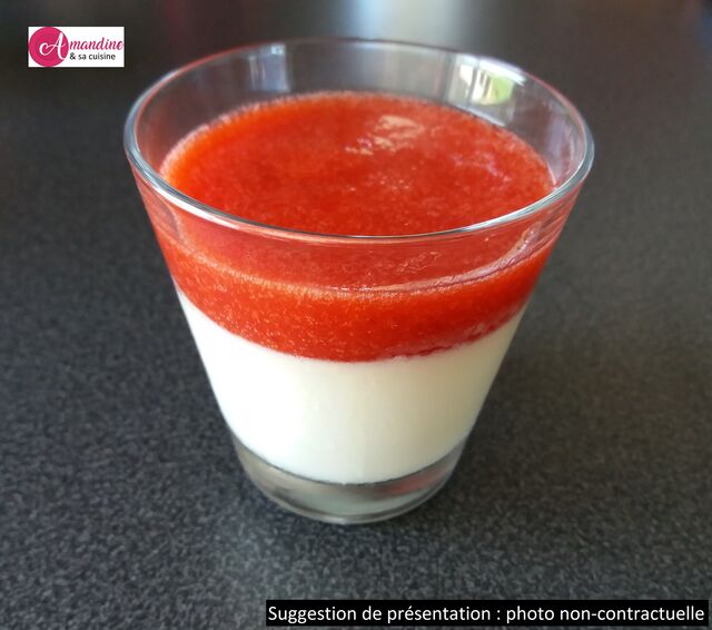 Pana cotta à la menthe et coulis de fraises vanillé