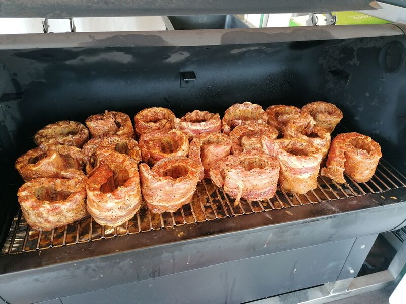 Spare Ribs beim Garen im Pellet-Smoker. Wir verbrauchen im Jahr ca 400-500kg Spare Ribs, Mega zart, mega lecker! 