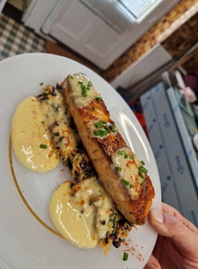 Pavé de saumon, sauce beurre blanc