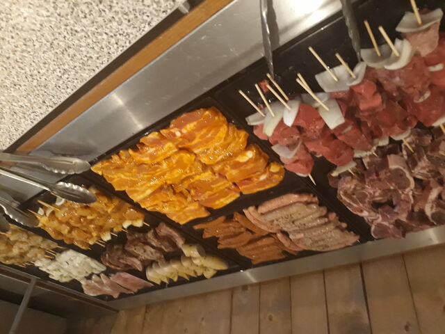 buffet de grillade, varie selon les saisons