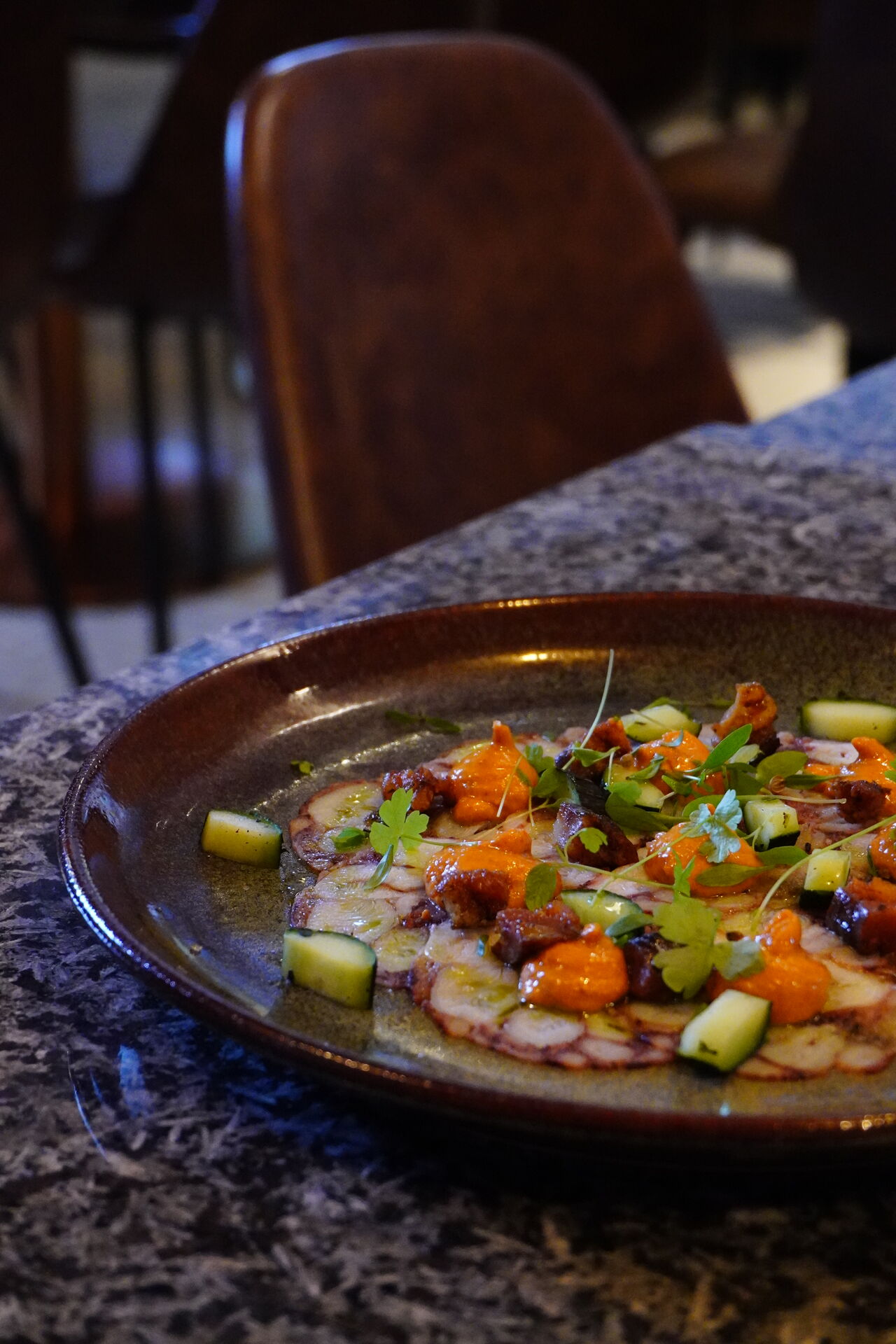 Carpaccio de Polvo, Chouriço, Molho Romesco com Amêndoas Torradas