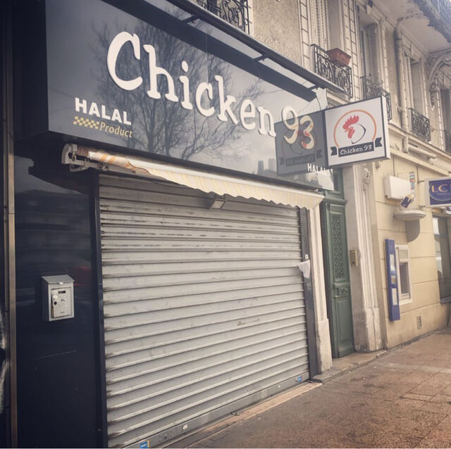 Devanture de notre établissement Chicken 93 à Livry Gargan