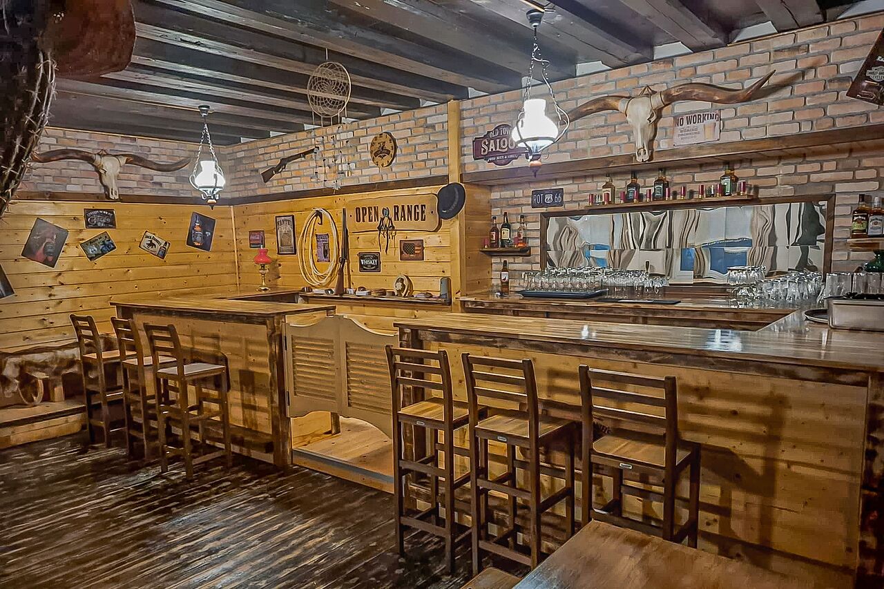 Westernstüberl für ca. 50-60 Pers.