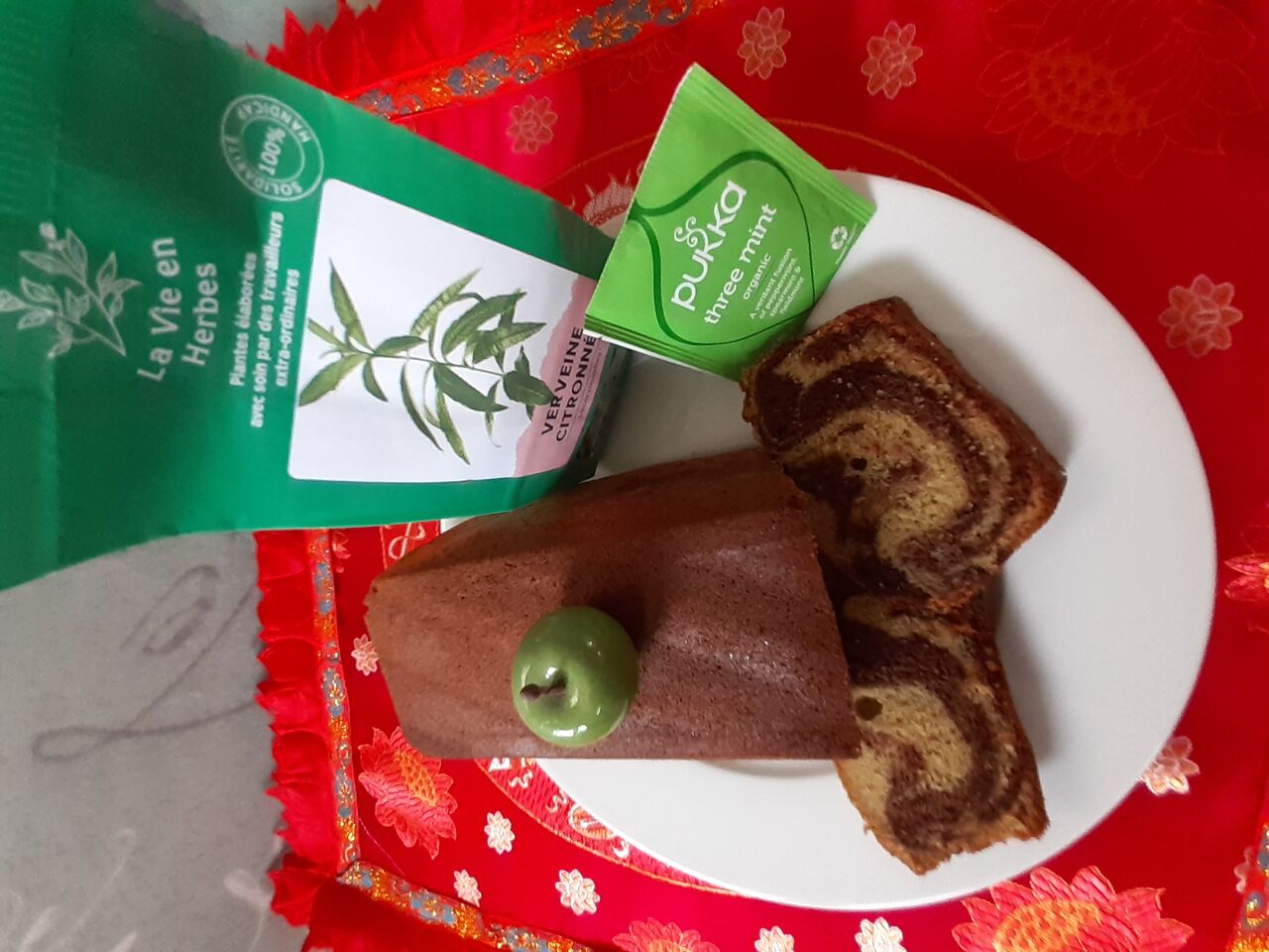 Marbré chocolat vanille sans gluten ni lactose. Une petite touche de miel pour le moelleux...un régal !