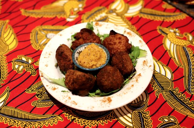 Accras variés :
- Manioc/roquefort
- Aubergine/comté
- Chou-fleur/Tomme/Cumin
- Lentilles corail
- Morue