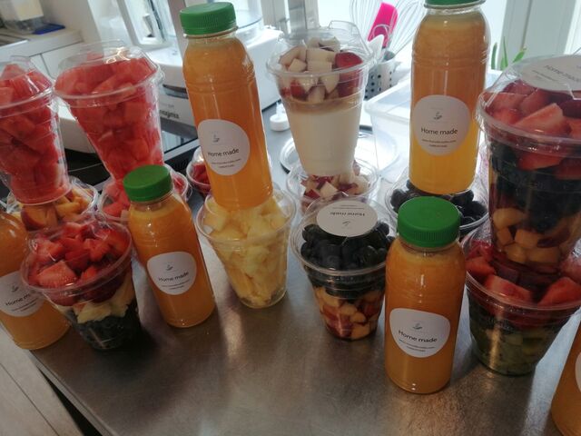 Gezond (Vers Appelsiensap en potjes Gemengd Fruit)