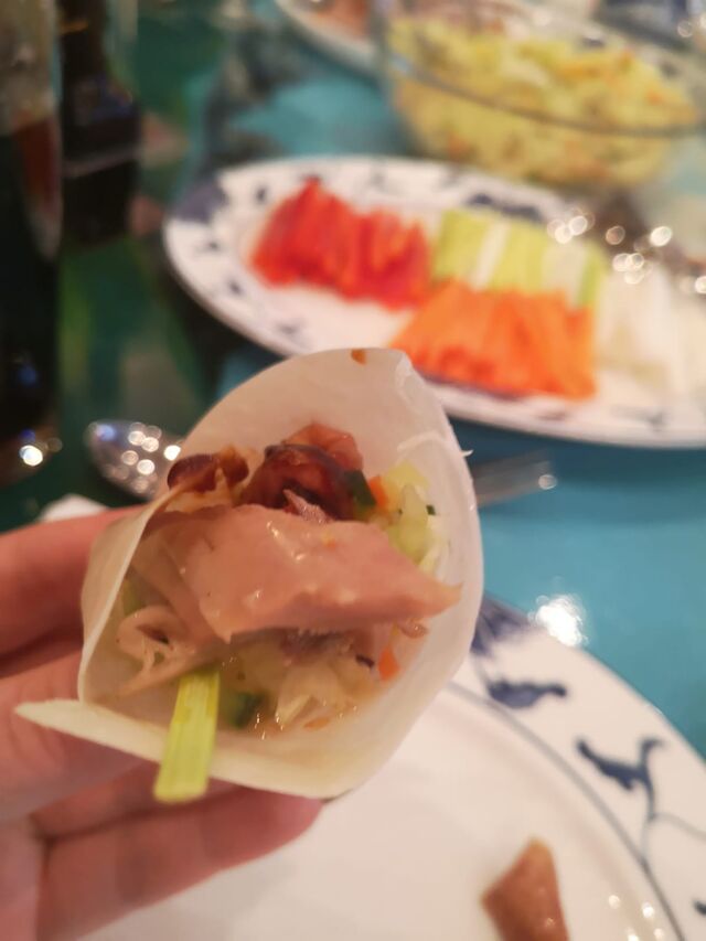 So wird die Pekingente gegessen.