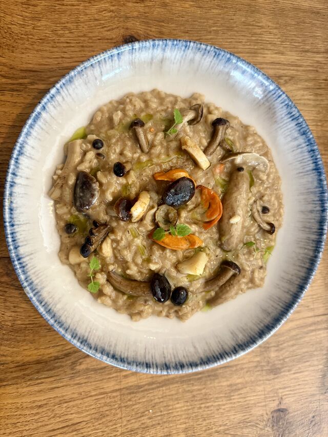Risotto cappesante, pioppini olio all’erba cipollina 