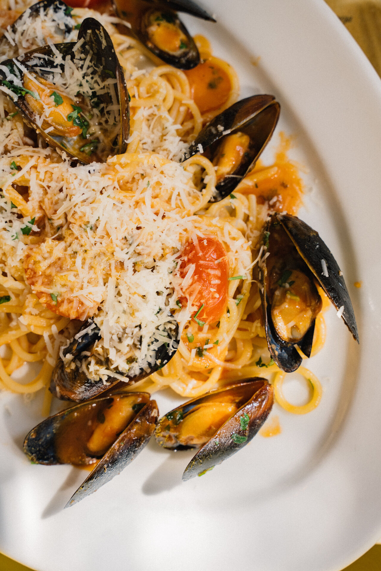 Spaghetti cozze e pecorino Romano