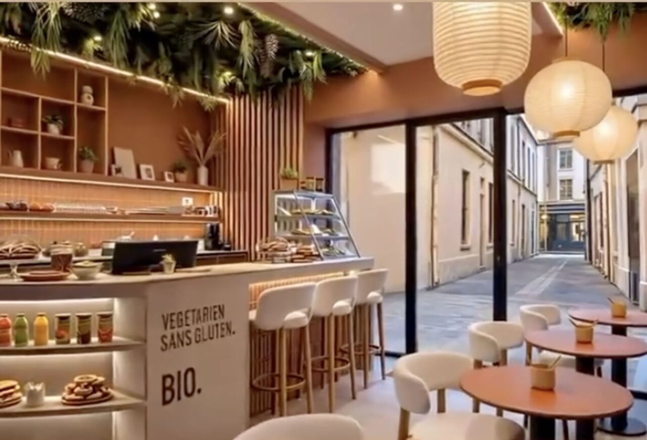 Inside our cozy Cannes Location 