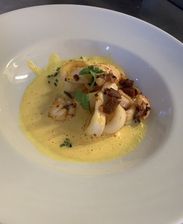 Encornet au piment d’espelette , crème de chorizo 