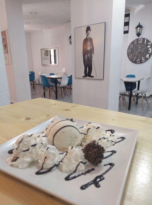 Helado de Horchata con Trufas y Nata