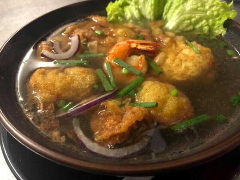 Soupe de Wonton ( ravioli frits, crevettes)