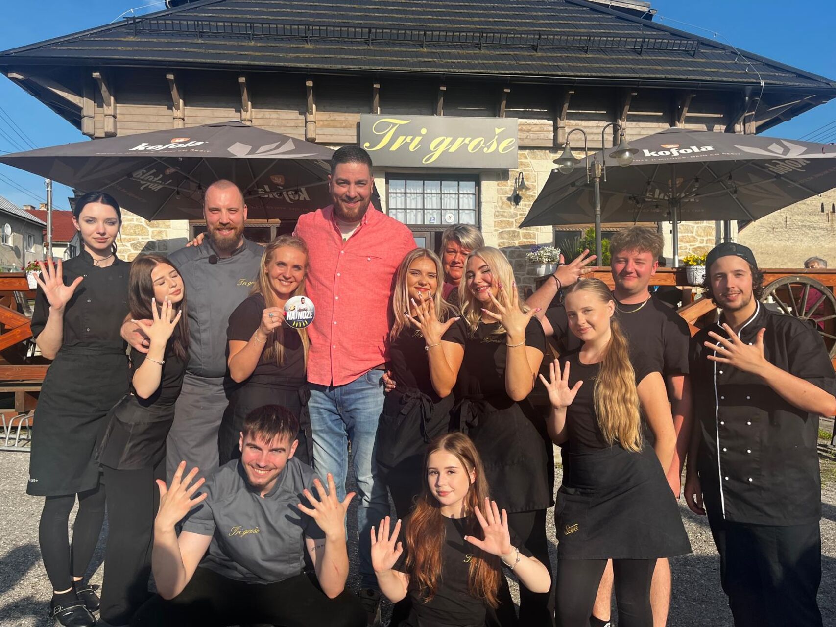 Tri Groše v Na nože.