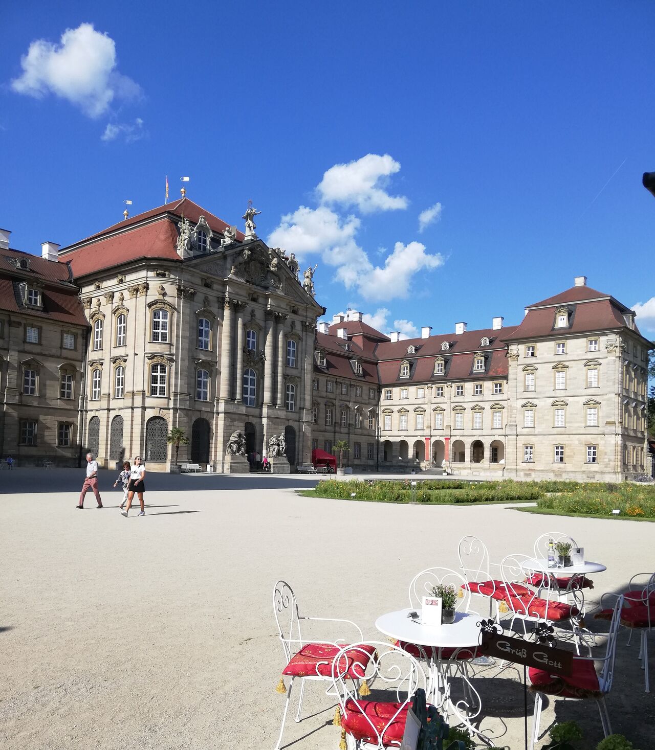 Unsere Außenanlagen - ein Platz an der Sonne.