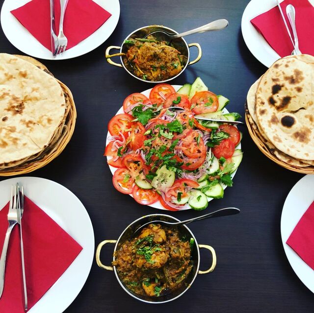 Chicken Sialkot scharf ?#Mann-o-salwa pakistanische restaurant#1?halal?Gemischter Salat #pakistanische#roti#tandori nan?