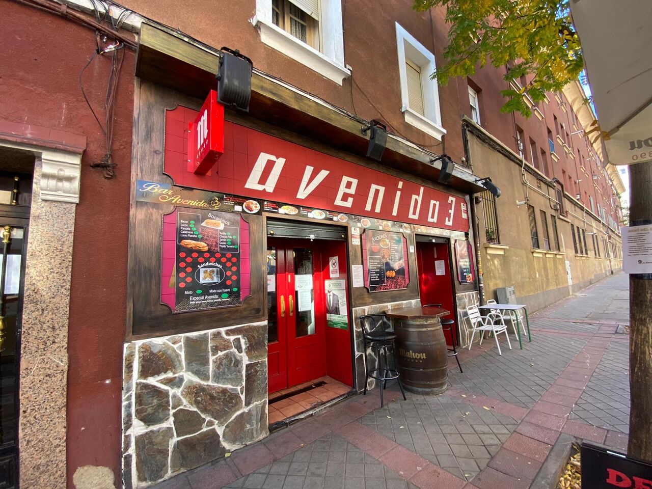 BAR AVENIDA 3 DE
JOSE LUIS Y MARIS