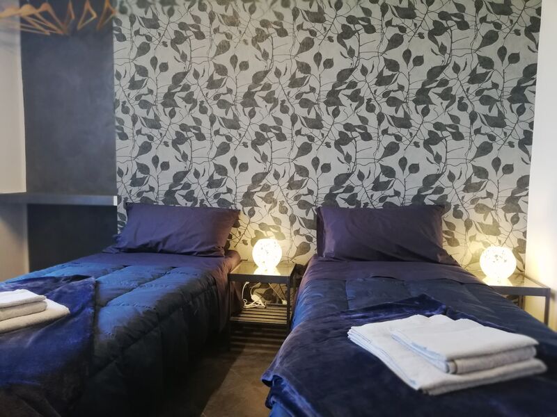 Camera Superga
Singola con bagno privato € 35
Doppia con bagno privato € 45
2.30 € tasse di soggiorno
Colazione inclusa