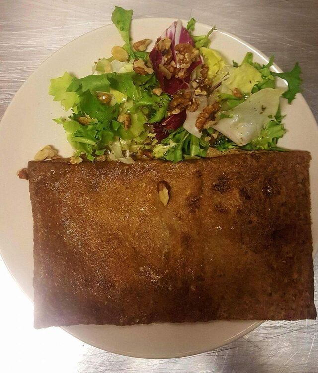 Galette Roquefort, Noix et salade