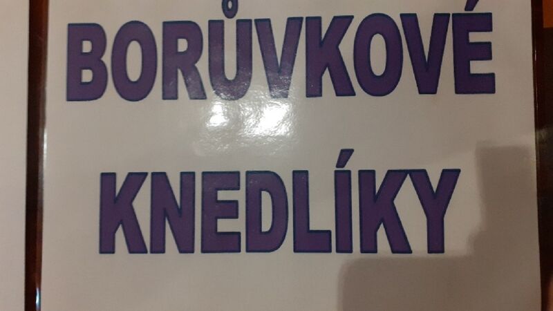 V nabídce máme i borůvkové knedlíky