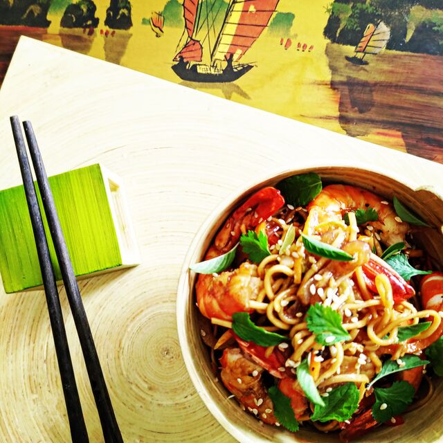 Wok de gambas
Nouilles de blé et légumes croquants
