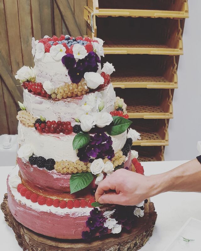 Naked Cake
