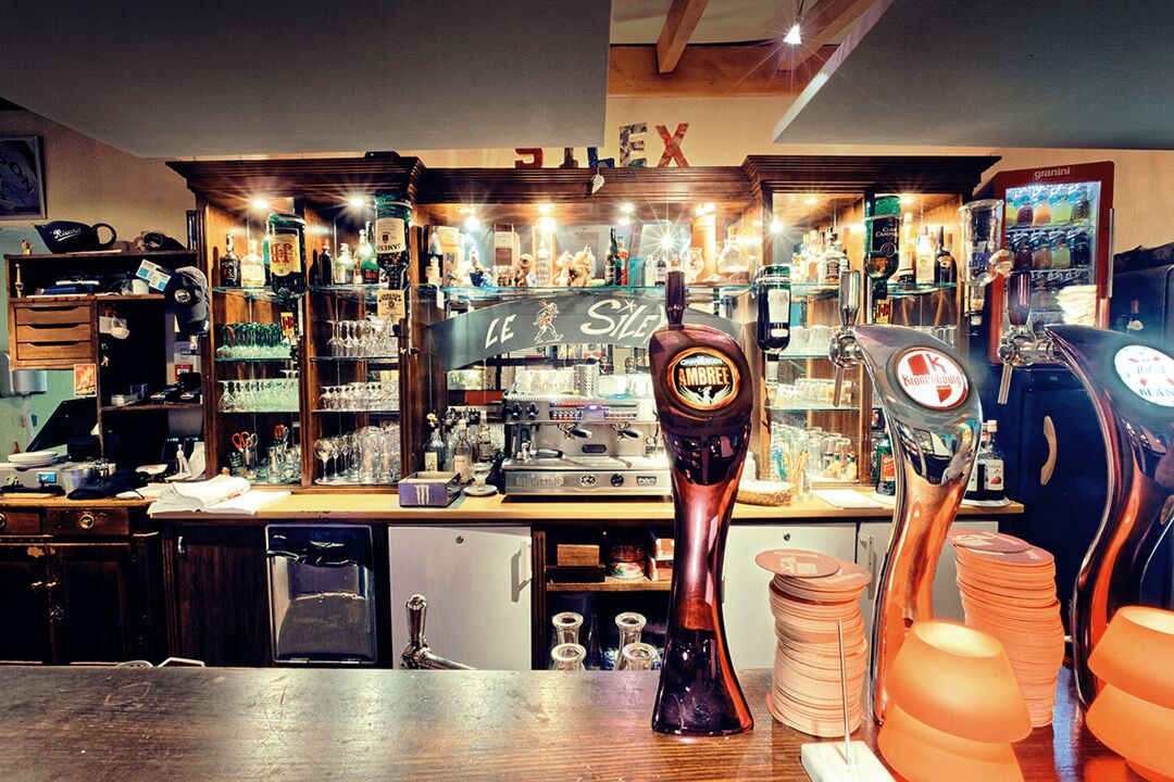 Notre Bar