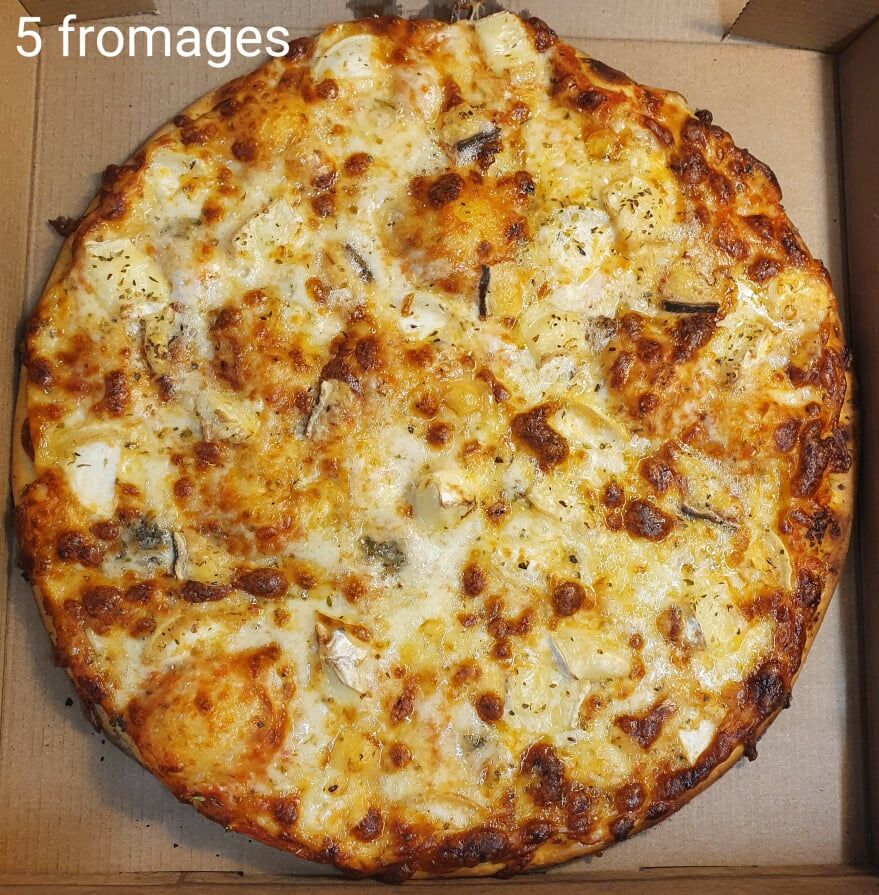 Base tomate, mozza, fromage de chèvre, tome, camembert, gorgonzola, origan