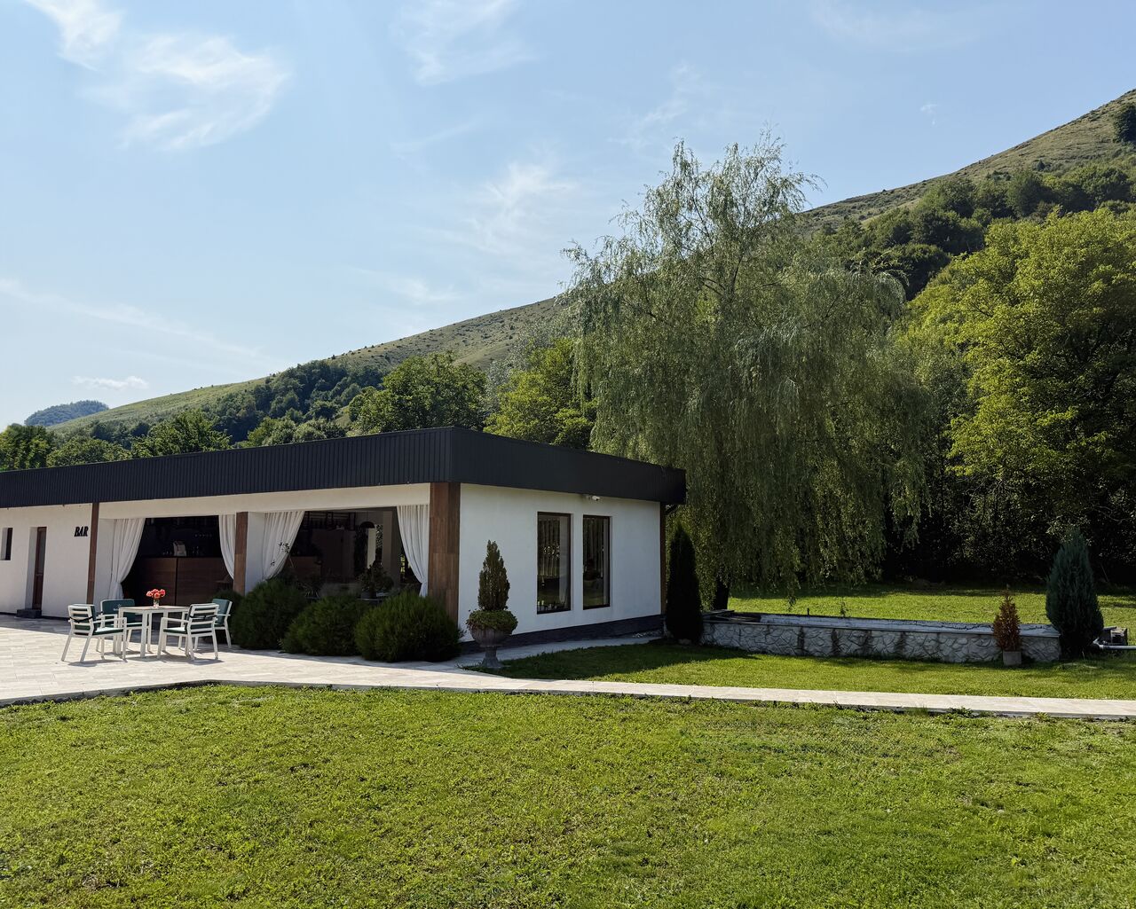 Curtea noastră