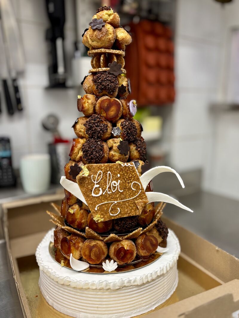 Croquembouche