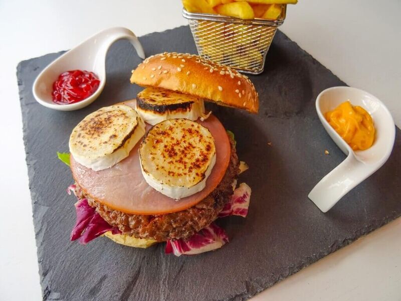 BURGER FROMAGER; CHEVRE MIEL