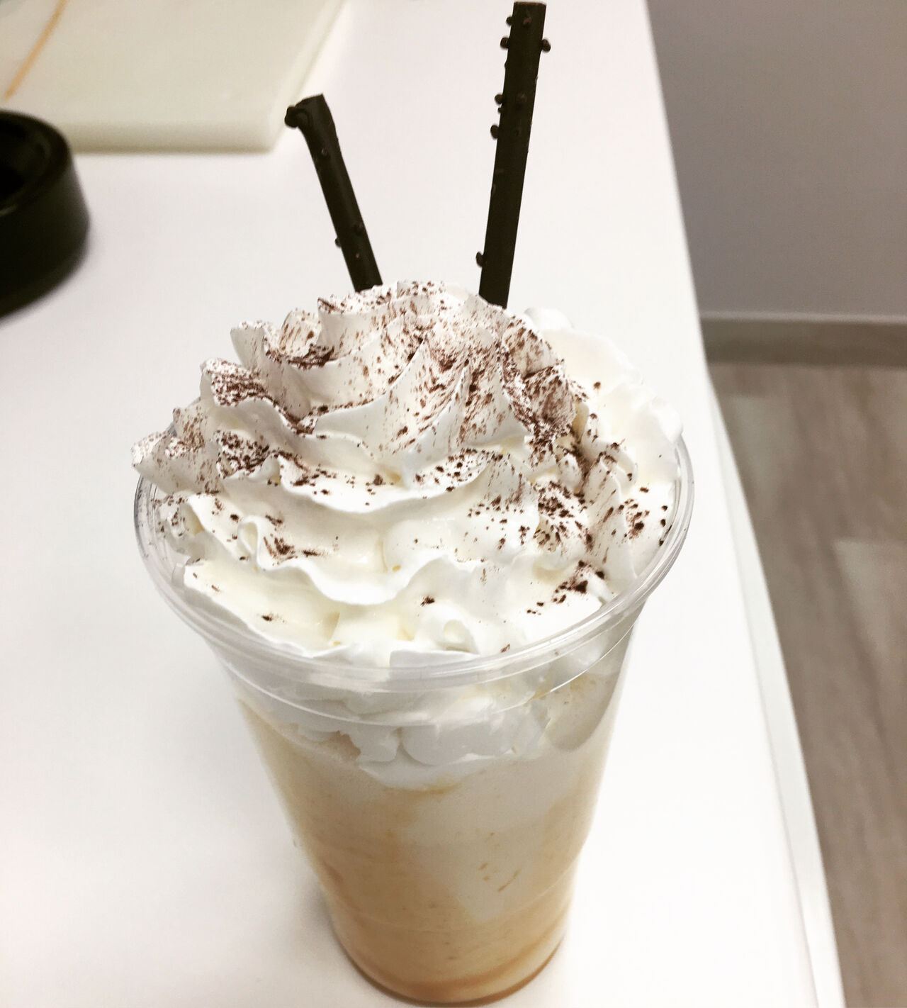 *BATIDO DE HELADO*
Batido de TURRÓN con Leche sin lactora; Bebida de soja, Bebida de avena Ó Bebida de almendra.