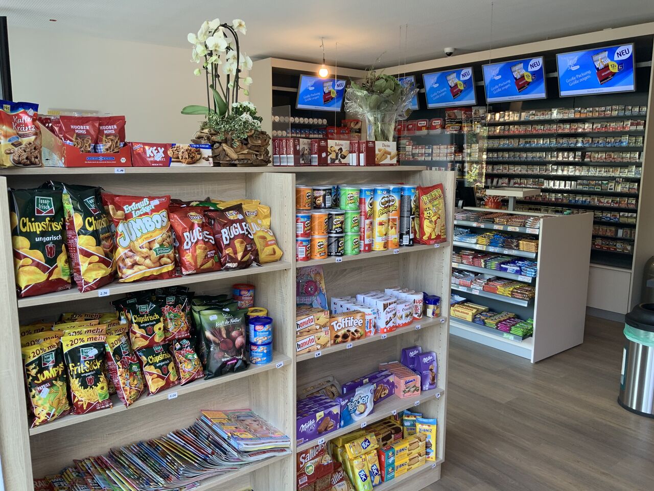 - Großes Tabakwaren Sortiment
- Lotto -Toto Shop
- DHL Annahme
- Hygiene Artikel
