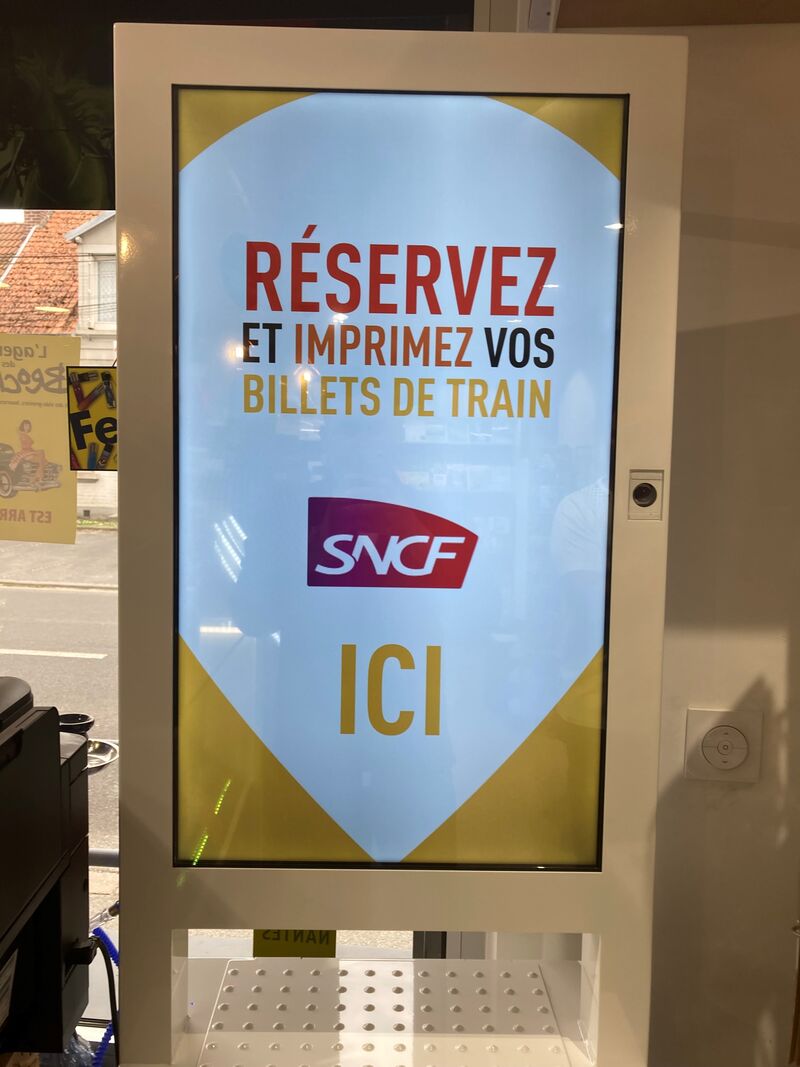 Venez acheter et imprimer vos billets de train ! Cette borne est à votre disposition pour également faire votre carte grise !