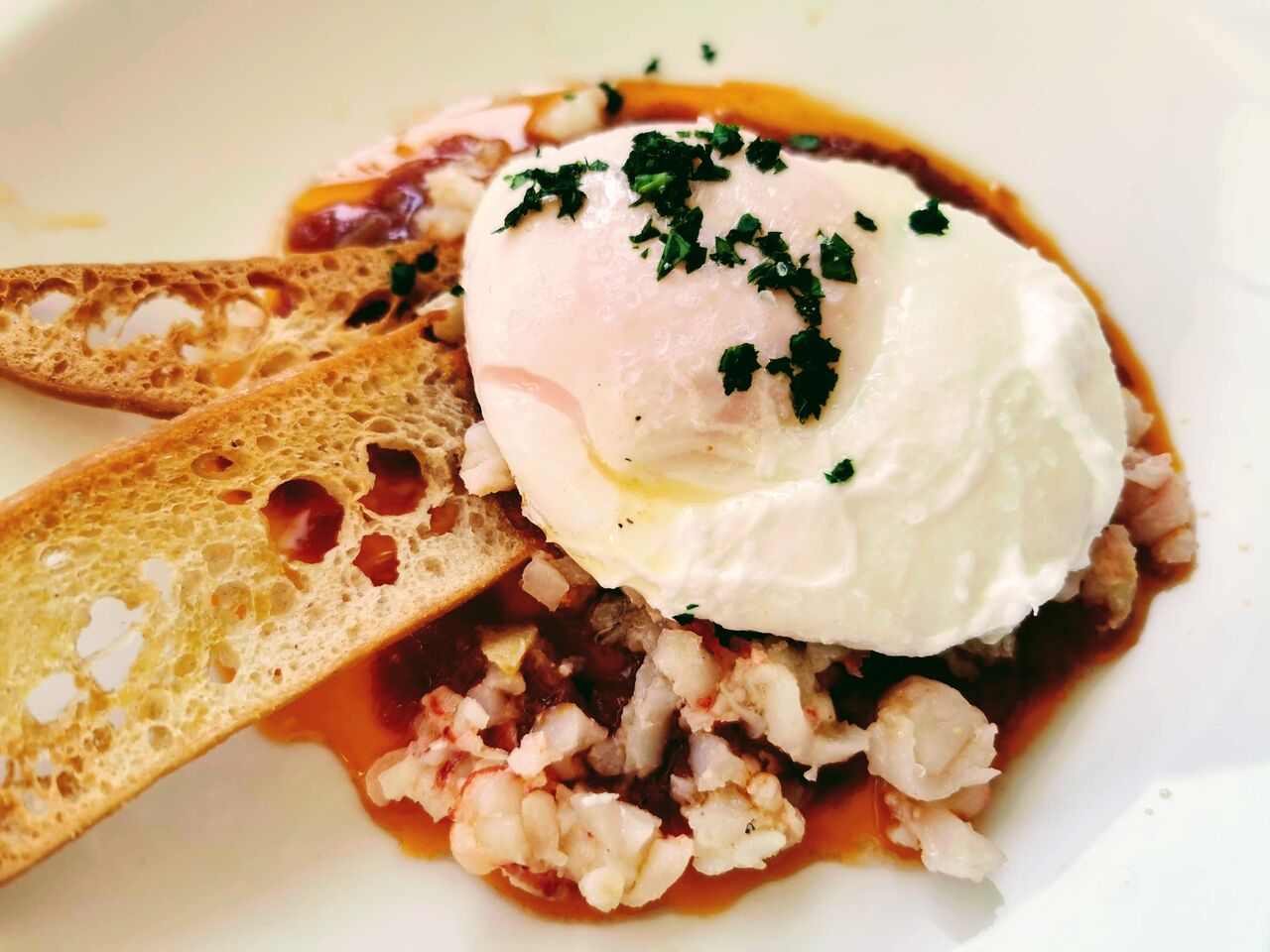 un des nombreux plats du menu dégustation présenté chaque midi en semaine ... Photo prise par une fidèle cliente
