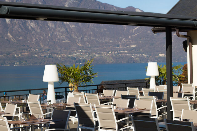 terrasse
avec une vue lac