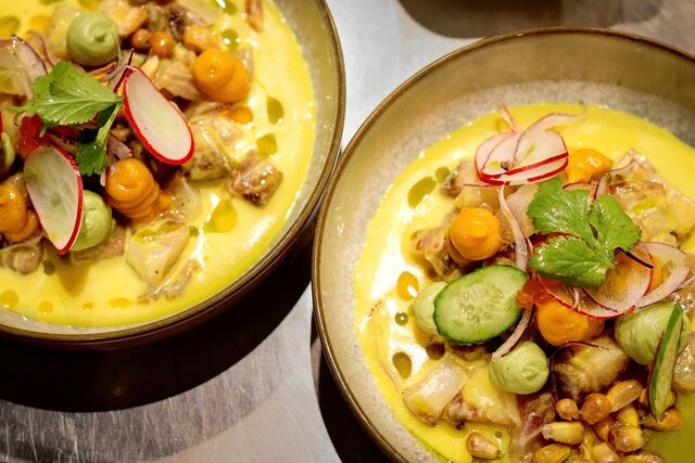 Ceviche de corvina con leche de tigre de ají amarillo 