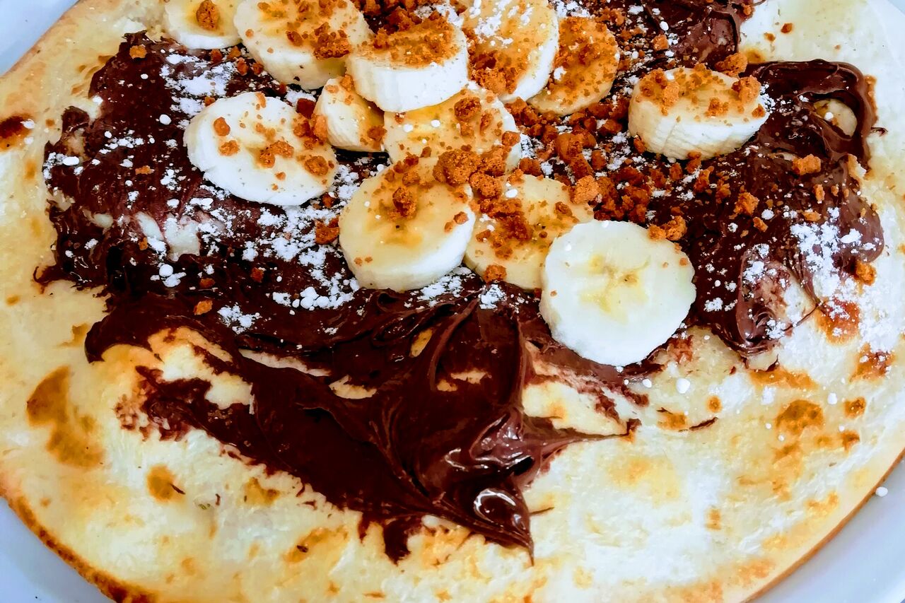 Pizza dessert