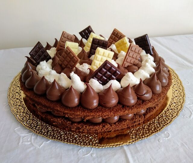 Torta Mi Voglio Bene...cioccolatosa e al tempo stesso leggerissima
crema gianduia e panna