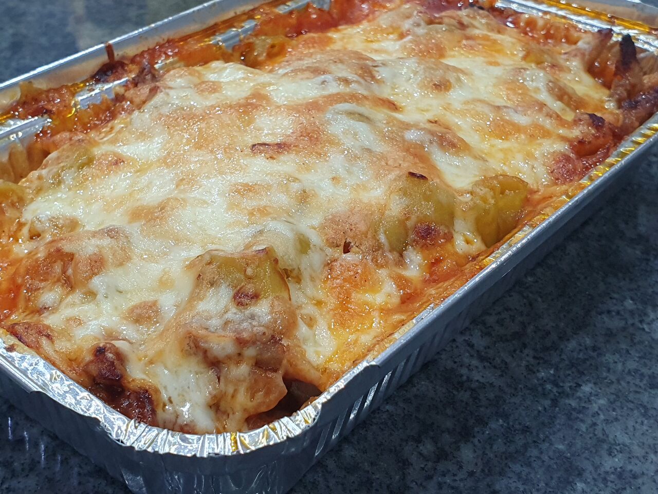 Gyros mit Currysause,Pepperoni und Käse überbacken ?