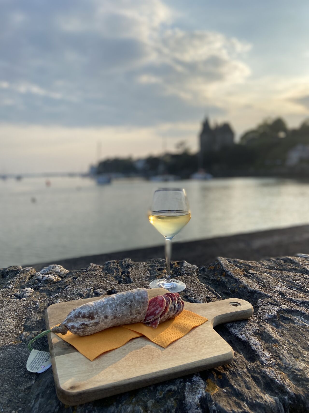 Un apéritif devant le magnifique château de Pornic ! 